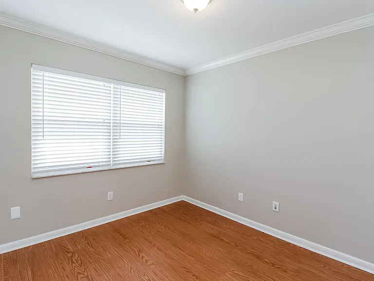 23200 Whitney Pl — Photo 4