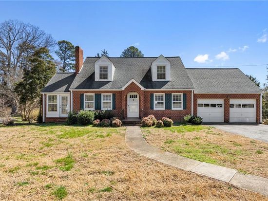 209 S Peace Haven Rd, Winston Salem, NC 27104