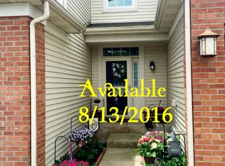 9982 Cummings St, Huntley, IL 60142