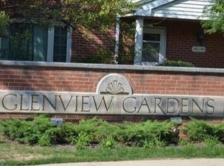 2132 Rugen Rd APT C, Glenview, IL 60026