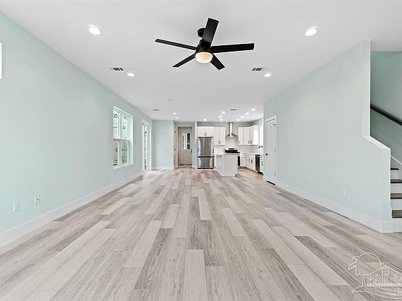 2nd image of 1180 W Intendencia St