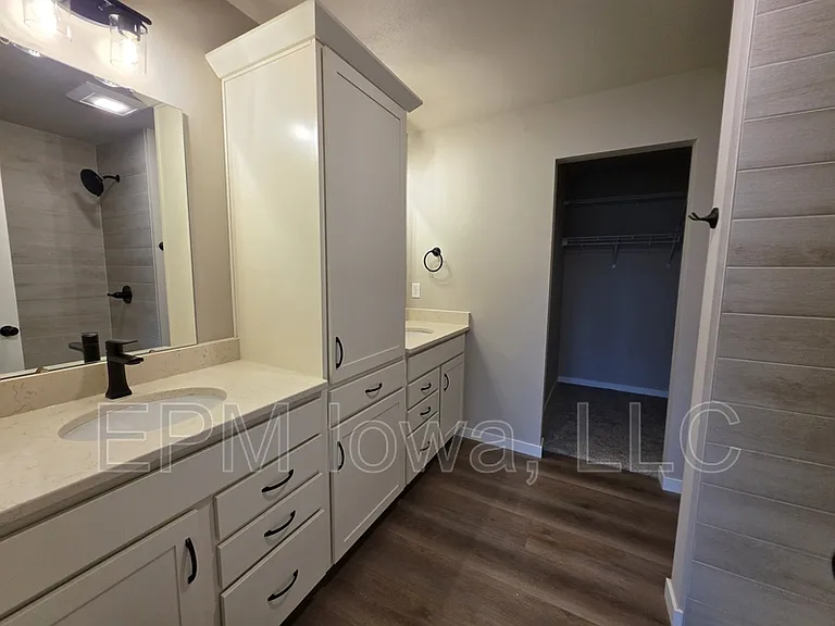 2311 Water Tower Pl — Photo 10