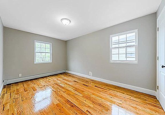 4th image of 11607 208th St