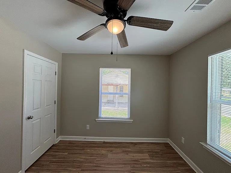 110 East Blvd — Photo 4