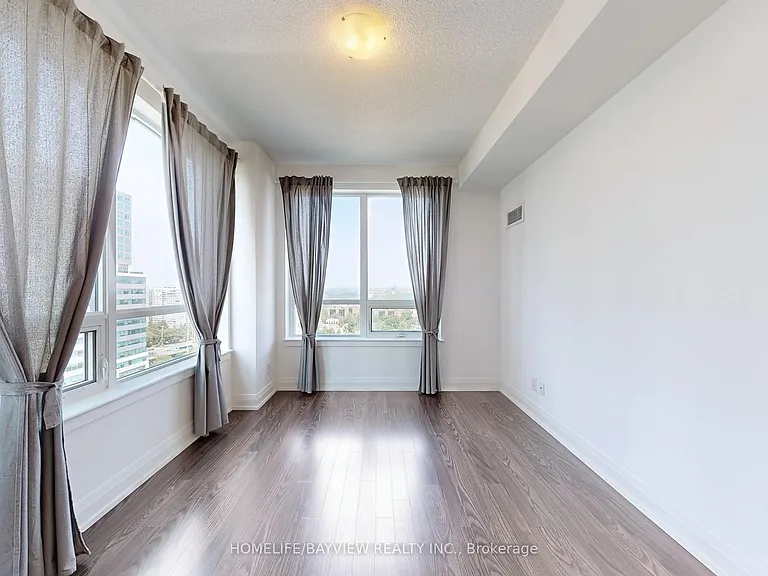 7167 Yonge St #1212 — Photo 20