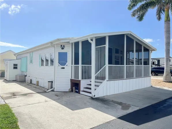 11117 Stardust Dr, Fort Myers, FL 33908