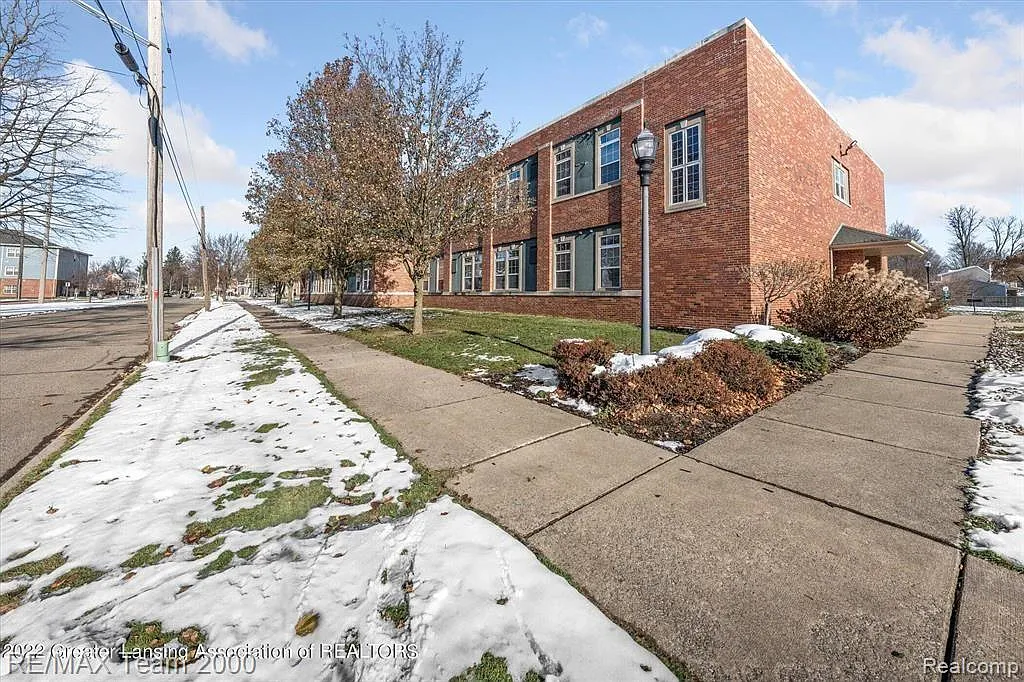 2 bed, 1.0 bath, 800 sqft, $1,150 — Photo 2