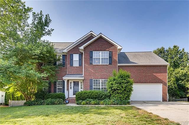 1st image of 125 Currituck Ct