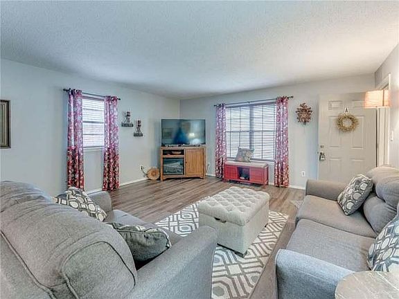 4th image of 2608 Elwood Dr