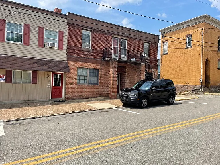 700 Brinton Ave #B — Photo 1