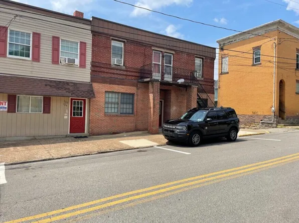 700 Brinton Ave APT B, Pitcairn, PA 15140