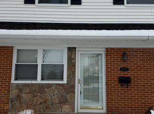 45183 Kensington St, Utica, MI 48317