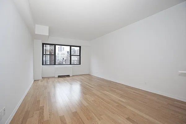 Sold by Nest Seekers International | media 13