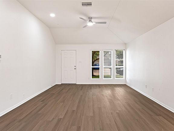 3rd image of 5010 Juniper Spring Trl