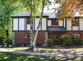 1646 Stone Mansion Dr, Sewickley, PA