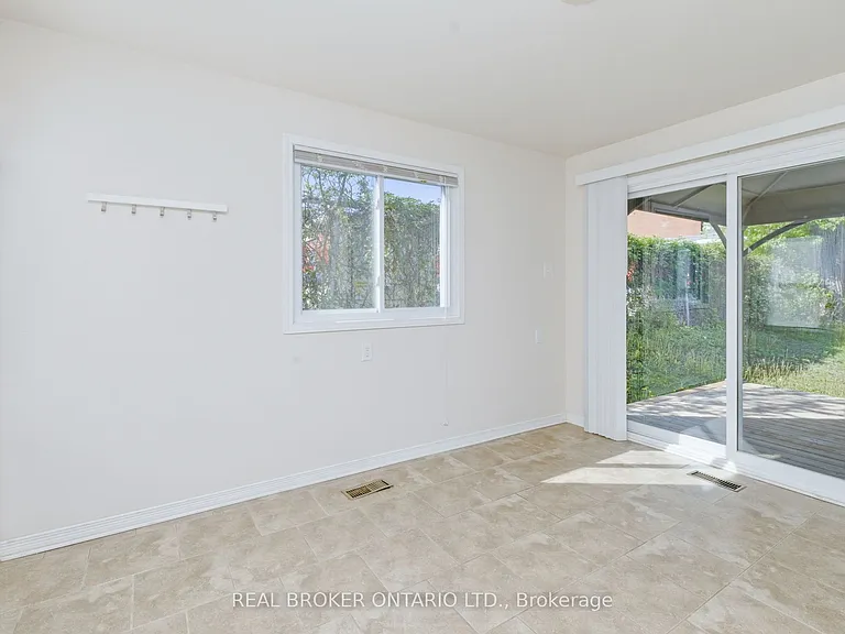 35 Victoria St — Photo 22
