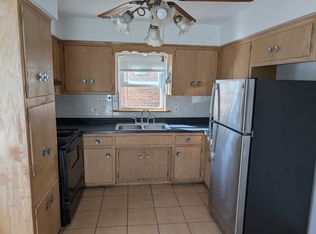 9241 S Pulaski Rd APT 3, Evergreen Park, IL 60805