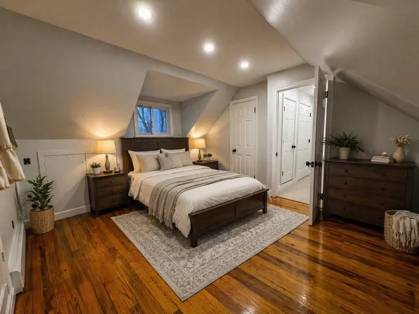 (undisclosed Address), Massapequa, NY 11758