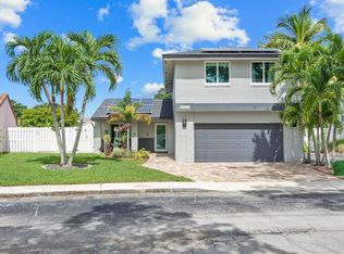 13751 Newport Mnr, Davie, FL 33325