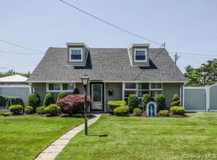 2 Fairfield Rd, Massapequa, NY 11758