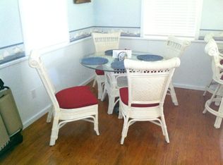 203 Oleander Ave, Tivoli, TX 77990