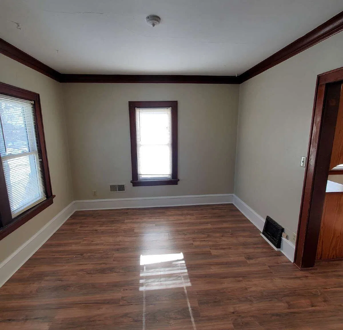 2 bed, 1.0 bath, 900 sqft, $1,295 — Photo 3