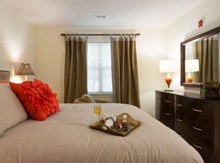 431 Hilltop Dr, Walpole, MA 02081