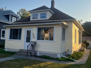 1926 3rd St, Moline, IL 61265