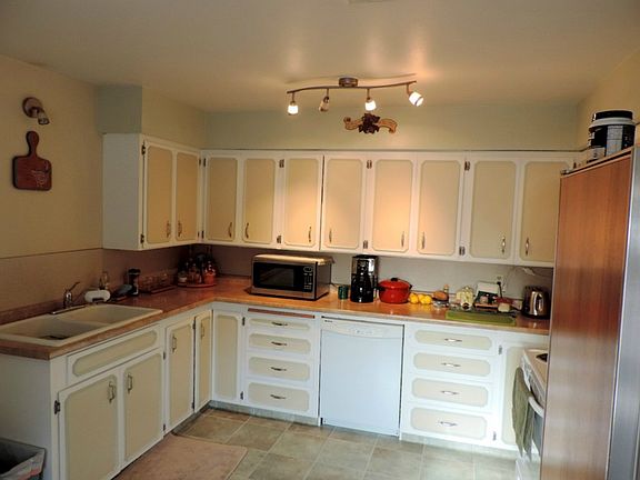 5th image of 4030 Pioneer St SW
