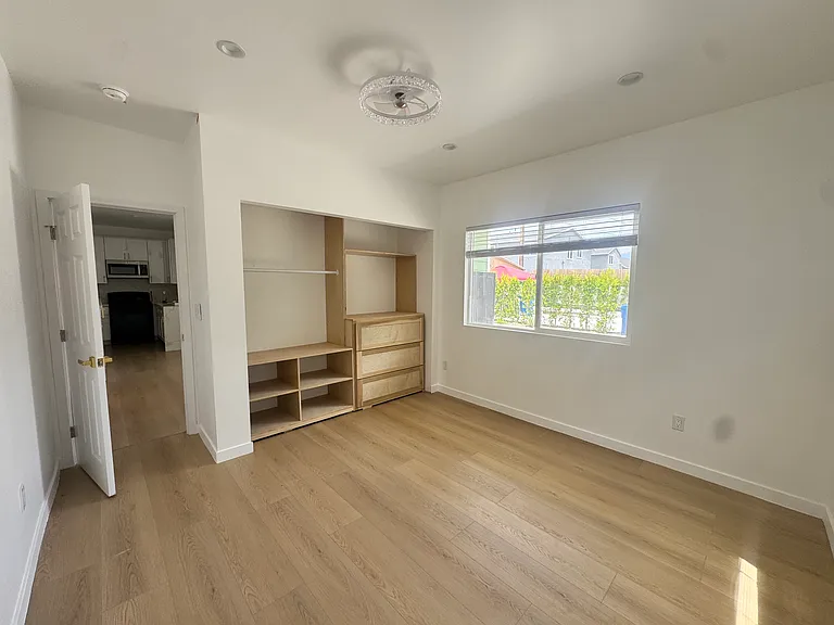 143 E Avenue 43 — Photo 9