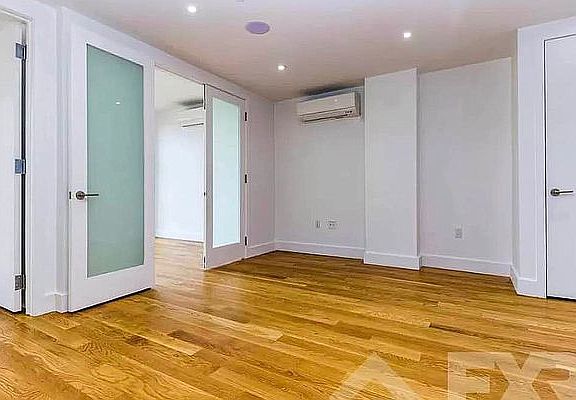 5th image of 606 Franklin Ave #602