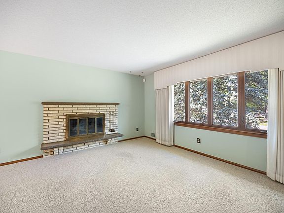 2nd image of 3830 Idaho Ave N