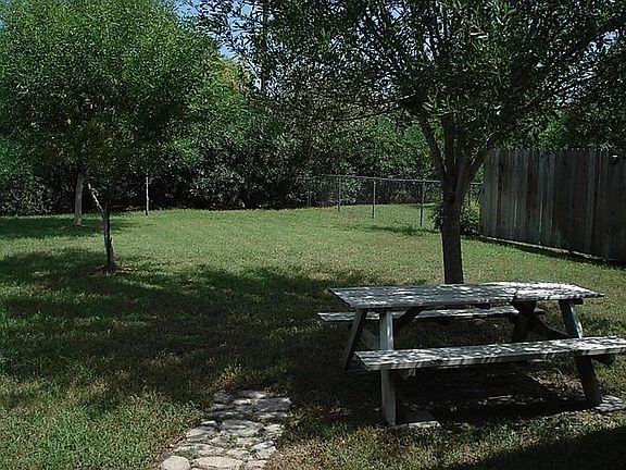 4th image of 2325 Pintail Ln