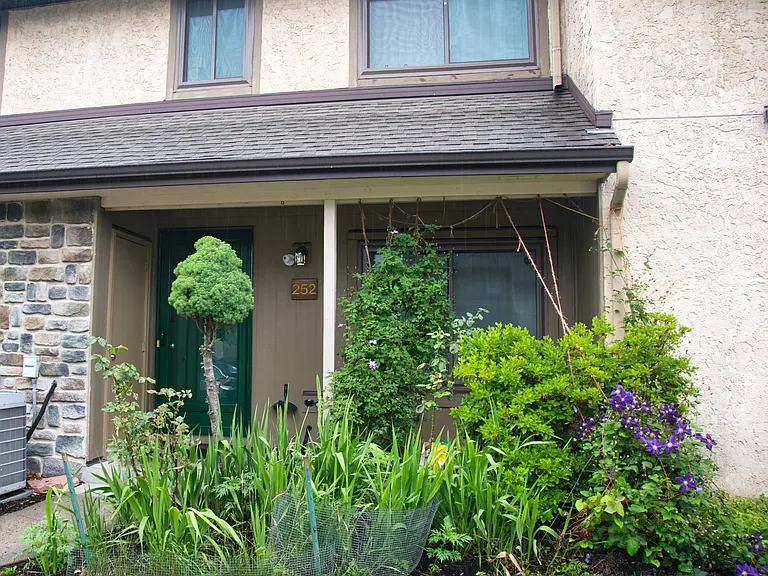 252 Hampshire Dr #252 — Photo 25