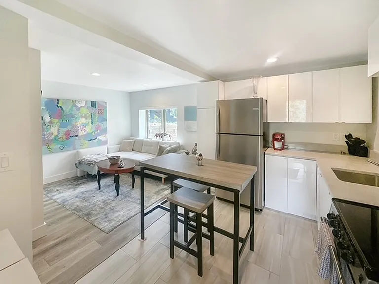 502 Wellington Rd — Photo 3