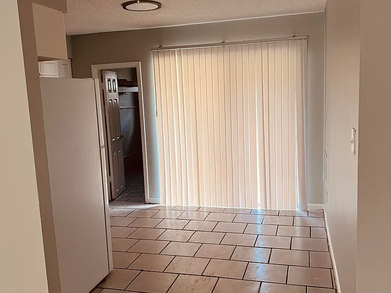 805 Revels Ln #805 — Photo 4