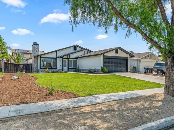 1157 Fallbrook Dr, Corona, CA 92878