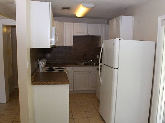 5th image of 206 Topaz Ave