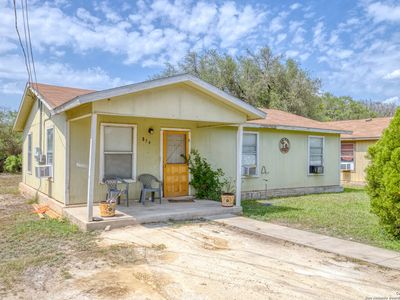 854 Vanessa, Uvalde, TX, 78801