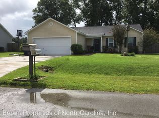 107 Pebble Grove Dr, Richlands, NC 28574