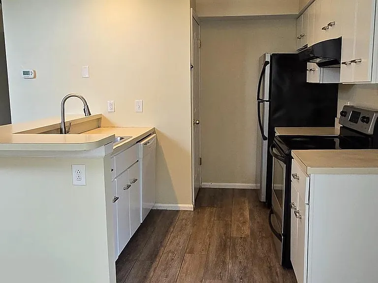 208 Foxmeadow Dr #208 — Photo 8
