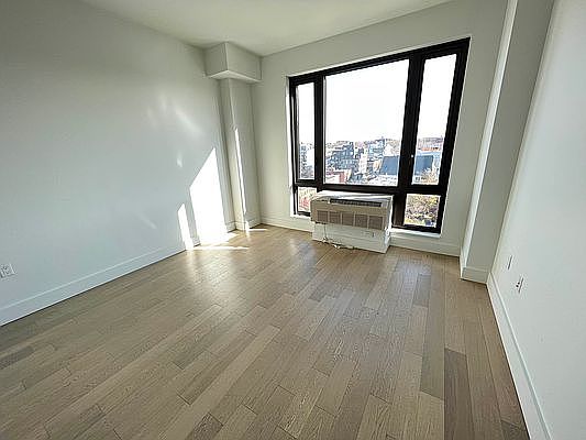 3rd image of 635 4th Ave #912