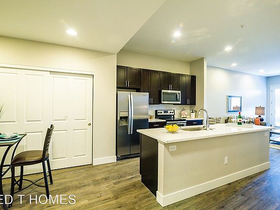 5th image of 2905 W 25th Ave #302