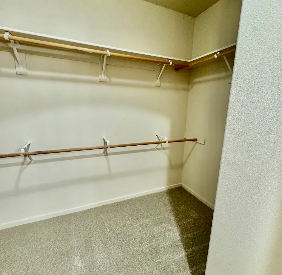 2 bed, $960 — Photo 4