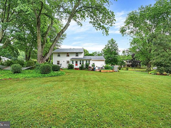 4th image of 326 Garrisons Cir