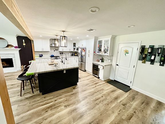 5th image of 2088 Greenbrier Dr