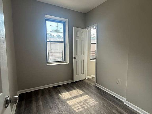 3rd image of 410 N 5th St #102