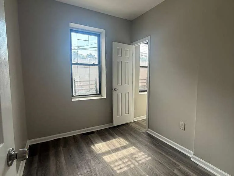 410 N 5th St #102 — Photo 3