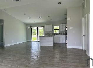 2701 40th St W, Lehigh Acres, FL 33971