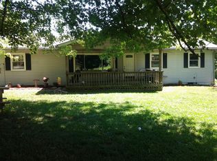420 Mount Zion Rd, Henryville, IN 47126